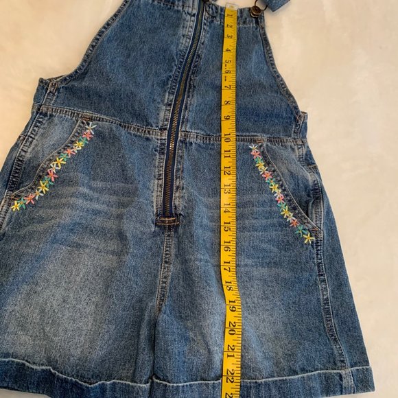 Chip Clip Medium Wash Embroidered Zip Front Short Overalls Size M - Picture 14 of 16